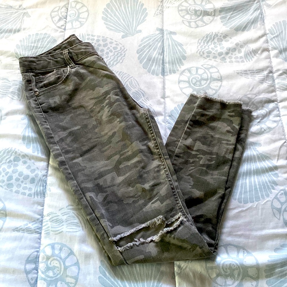 SO Camo Print Jeans, Size 16